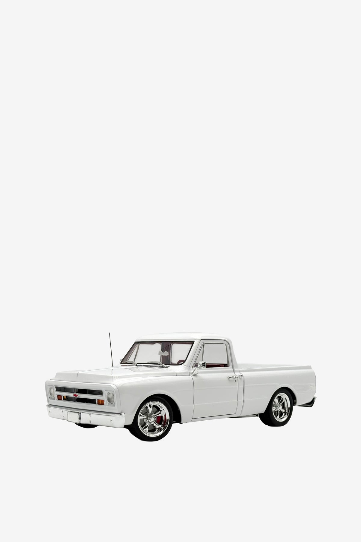 Chevrolet 1:18 1967 Chevy Truck Diecast